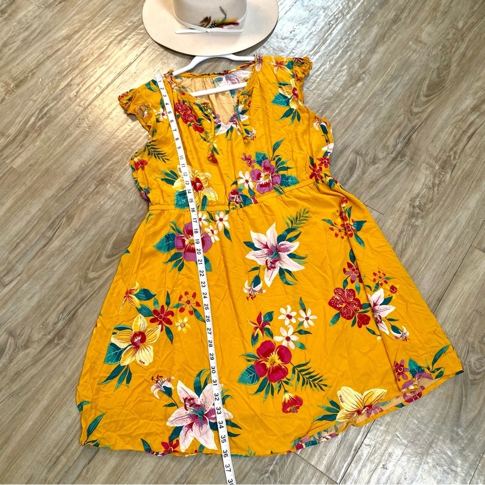 Vibrant floral Boho dress w resort vacay beach vibe - Picture 12 of 12
